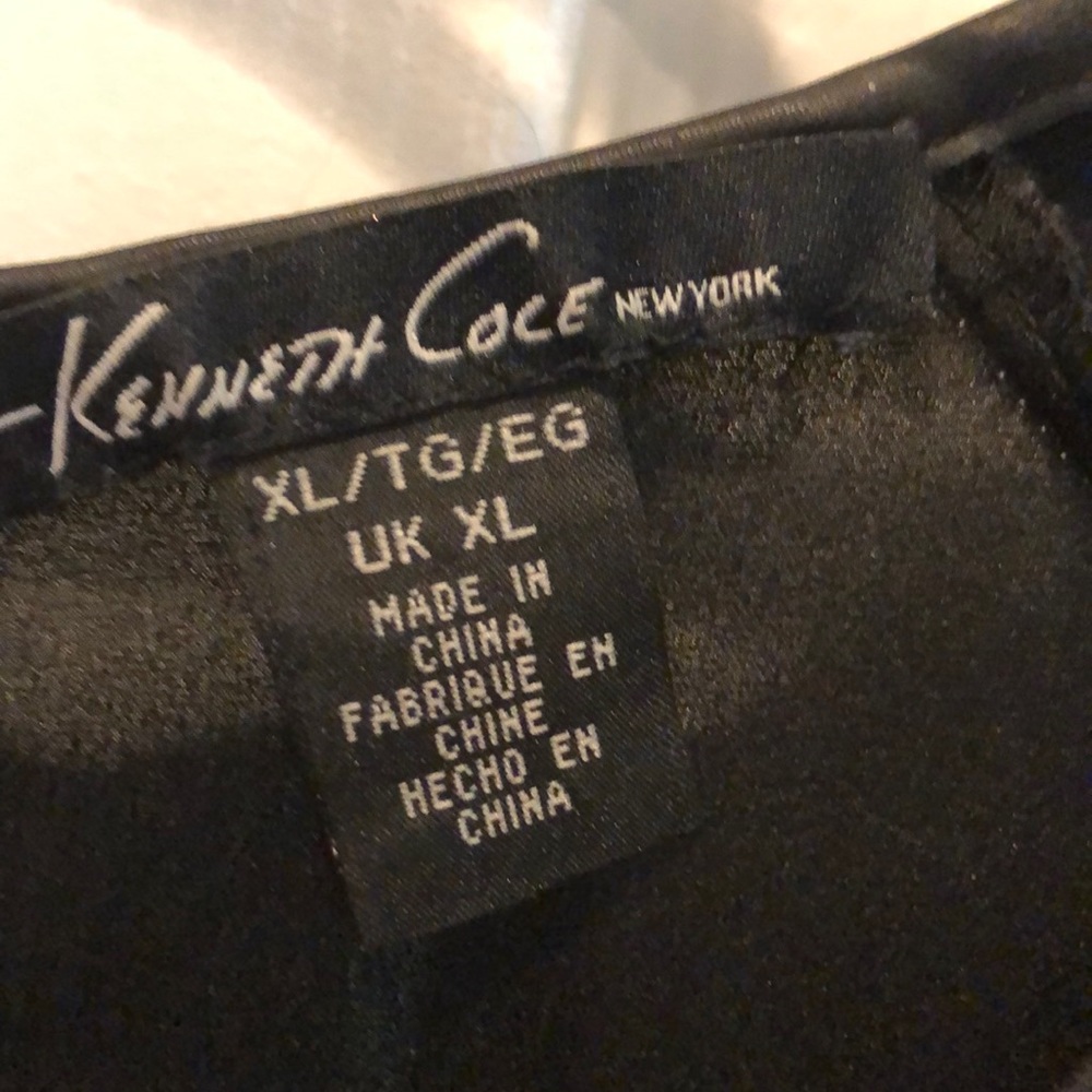 Kenneth Cole Red/Black blouse - Picture 6 of 6
